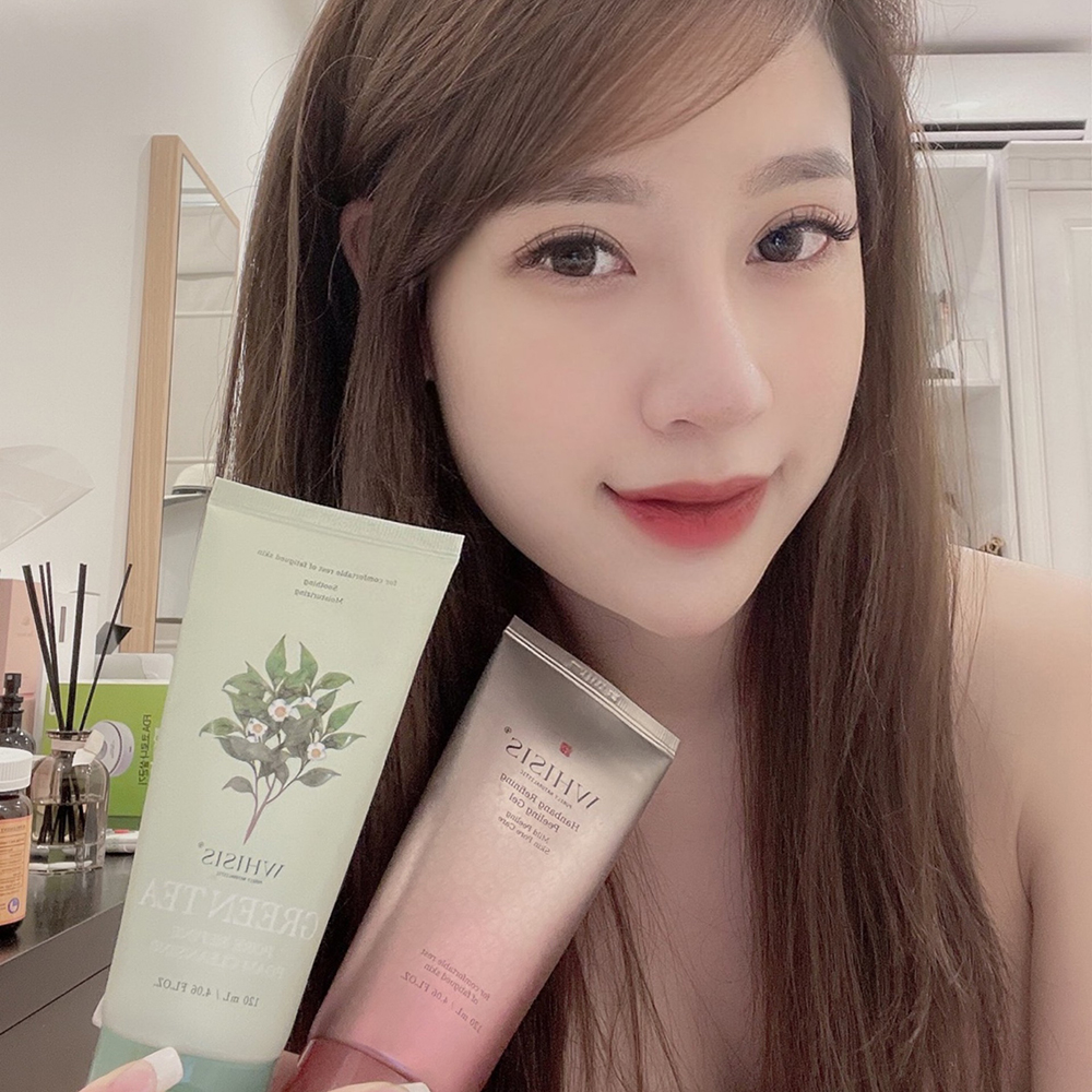 Sữa Rửa Mặt Trà Xanh Whisis Hàn Quốc 120ml