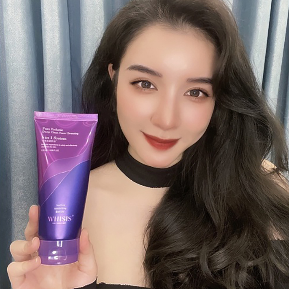 Sữa Rửa Mặt Làm Sạch Sâu Trắng Sáng Da Vitamin E Whisis 120ml